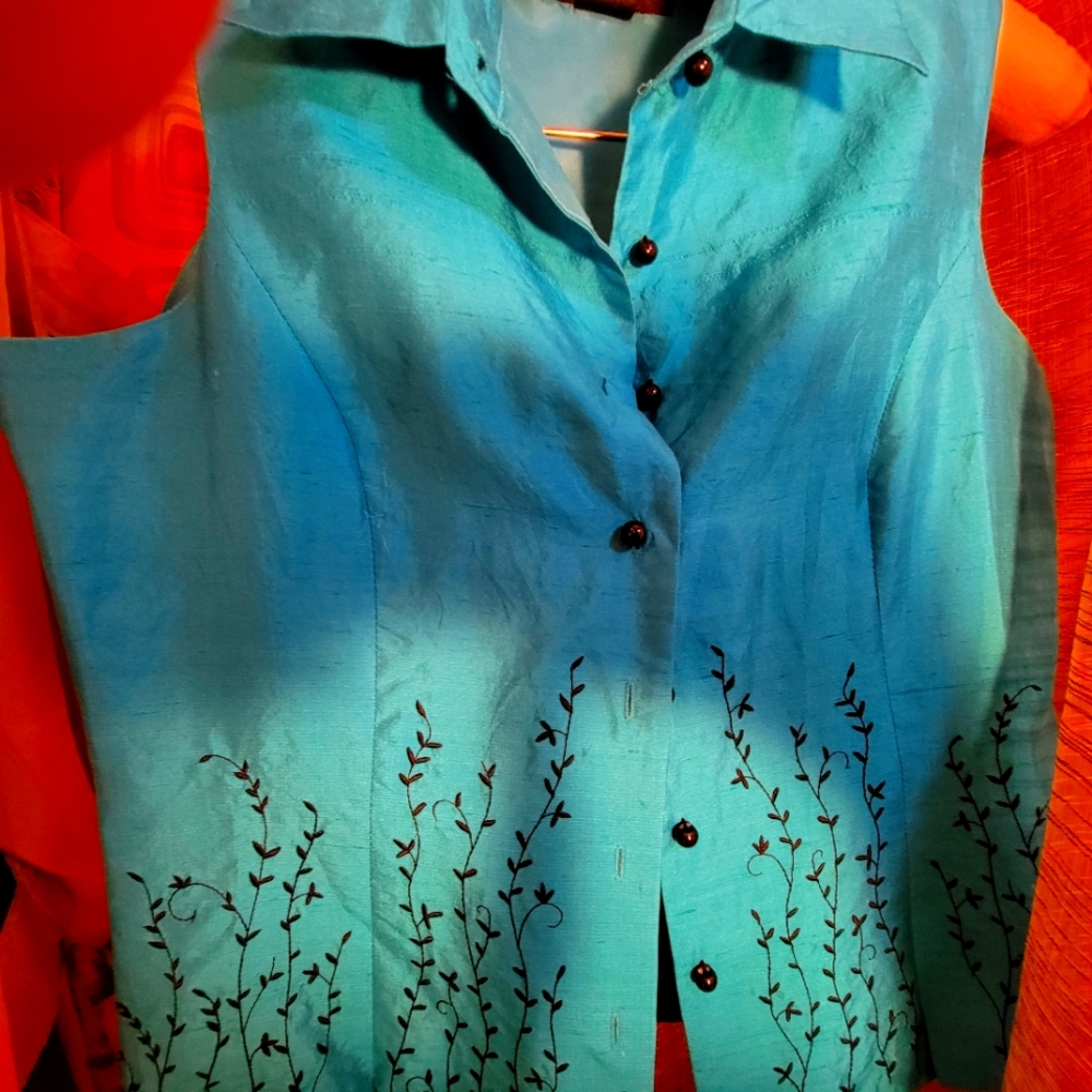 Silkland Button Front Shell - Picture 7 of 16
